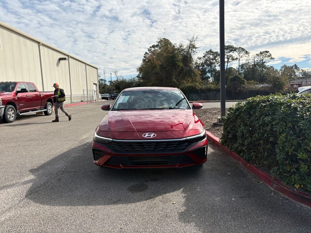 2025 Hyundai Elantra SE