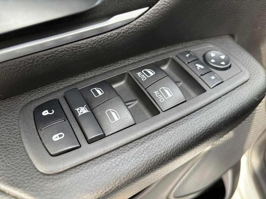 2022 RAM 1500 Big Horn Crew Cab 4x2 5'7' Box