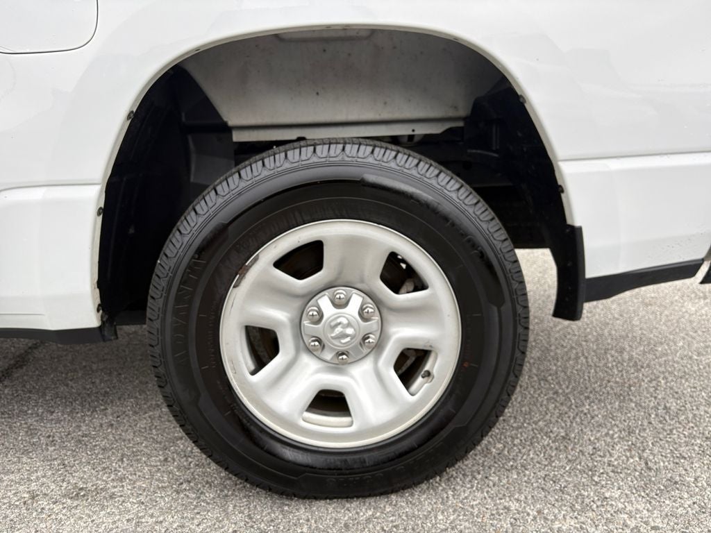 2022 RAM 1500 Tradesman Crew Cab 4x4 5'7' Box