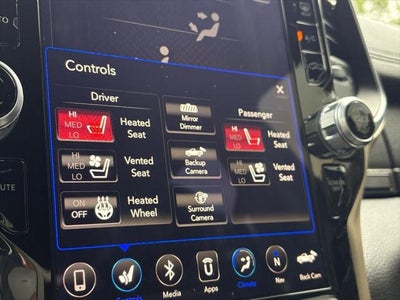 2019 RAM 1500 Laramie Crew Cab 4x4 5'7' Box