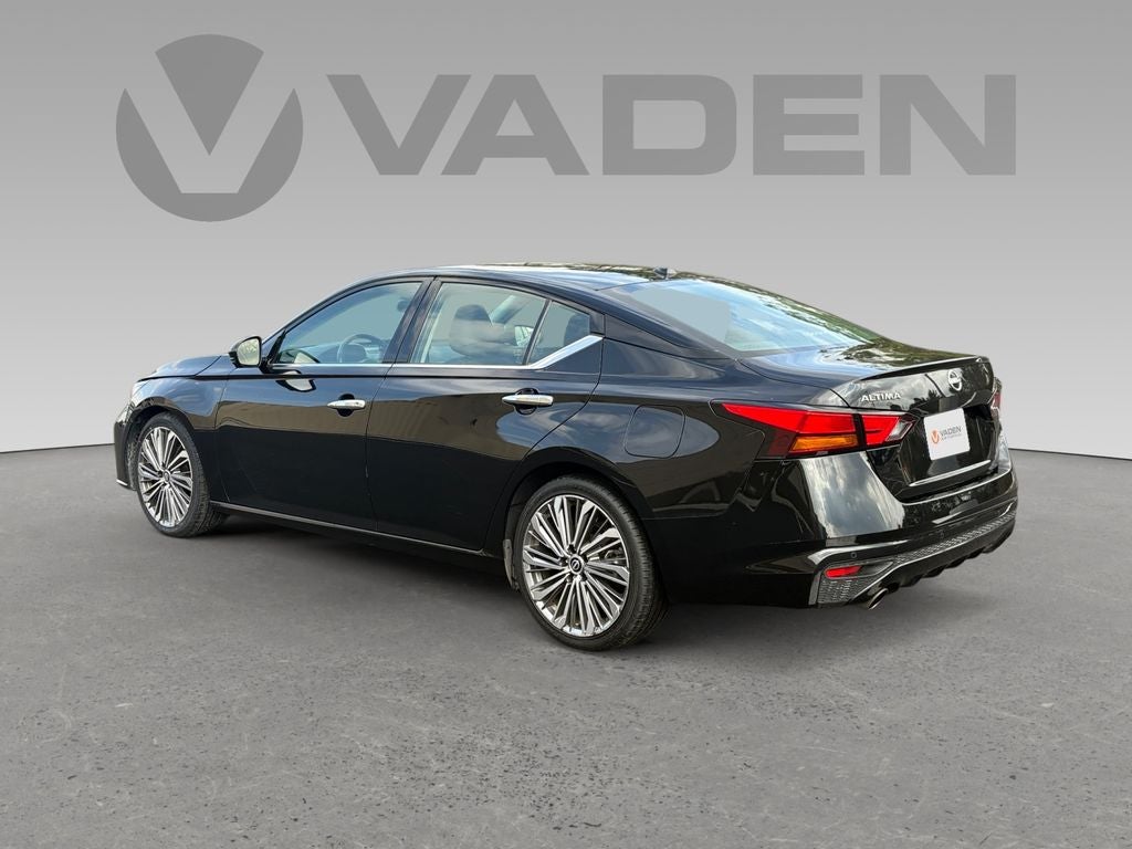 2023 Nissan Altima SL FWD