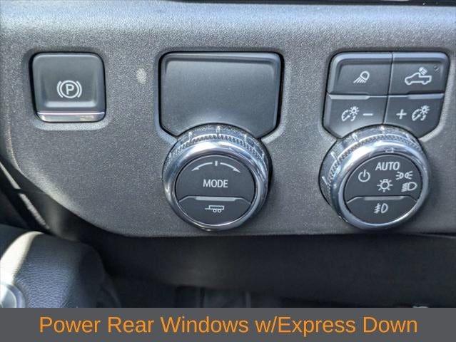 2025 GMC Sierra 1500 2WD Crew Cab Short Box SLT