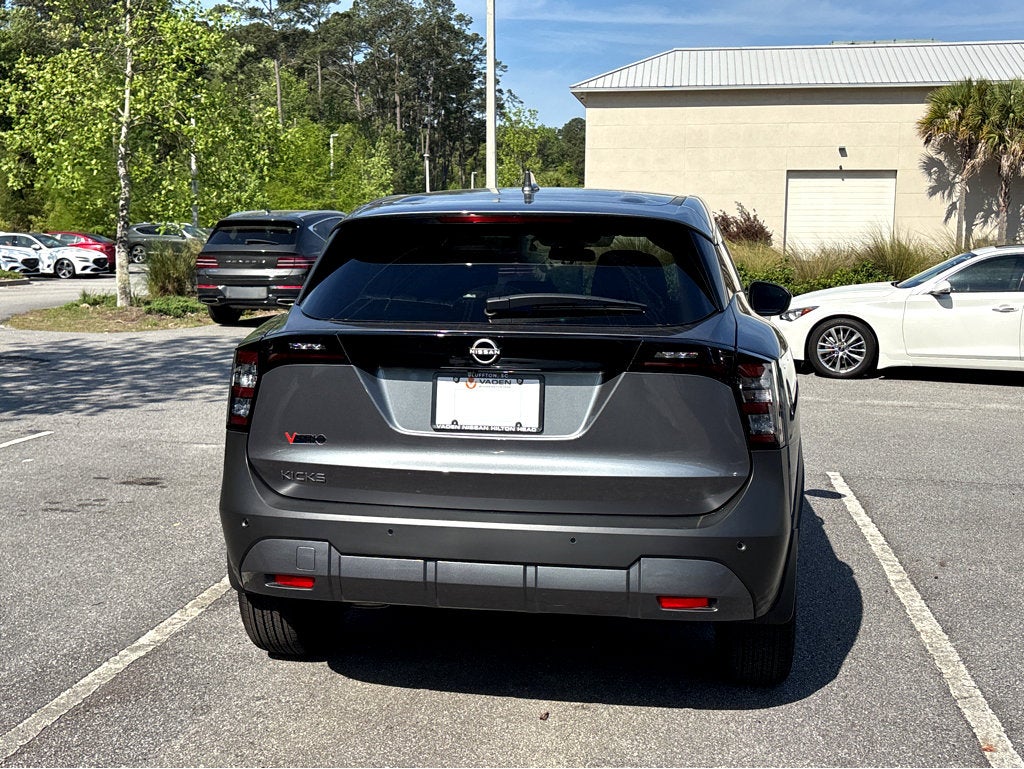 2025 Nissan Kicks SV