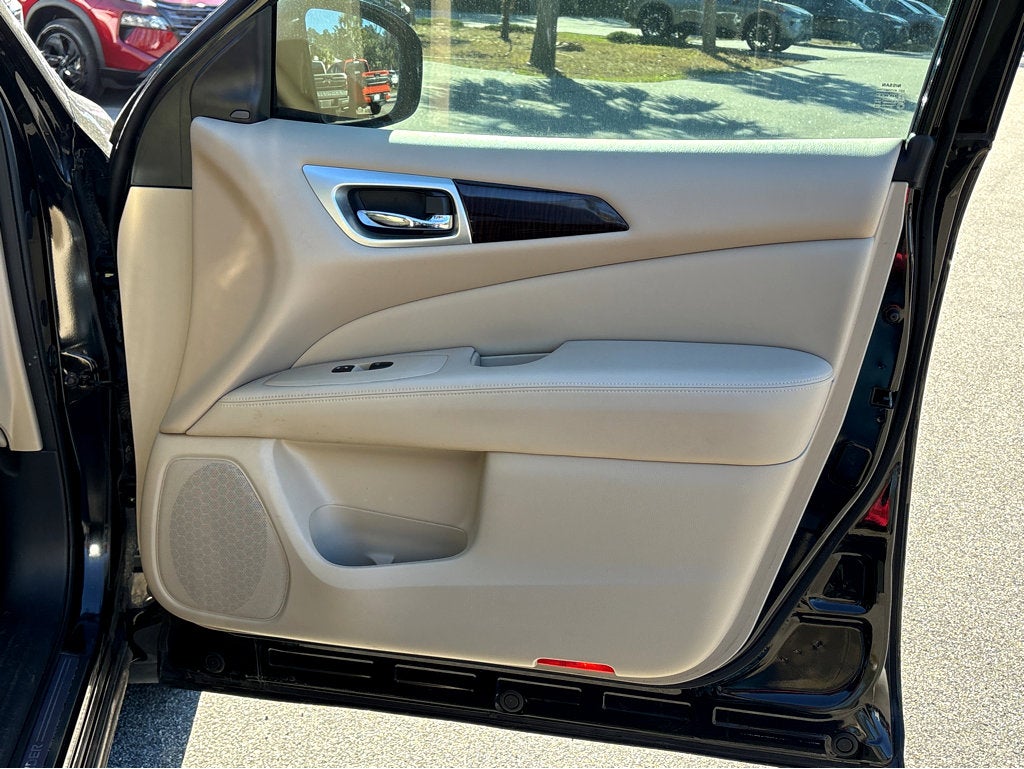 2016 Nissan Pathfinder SL