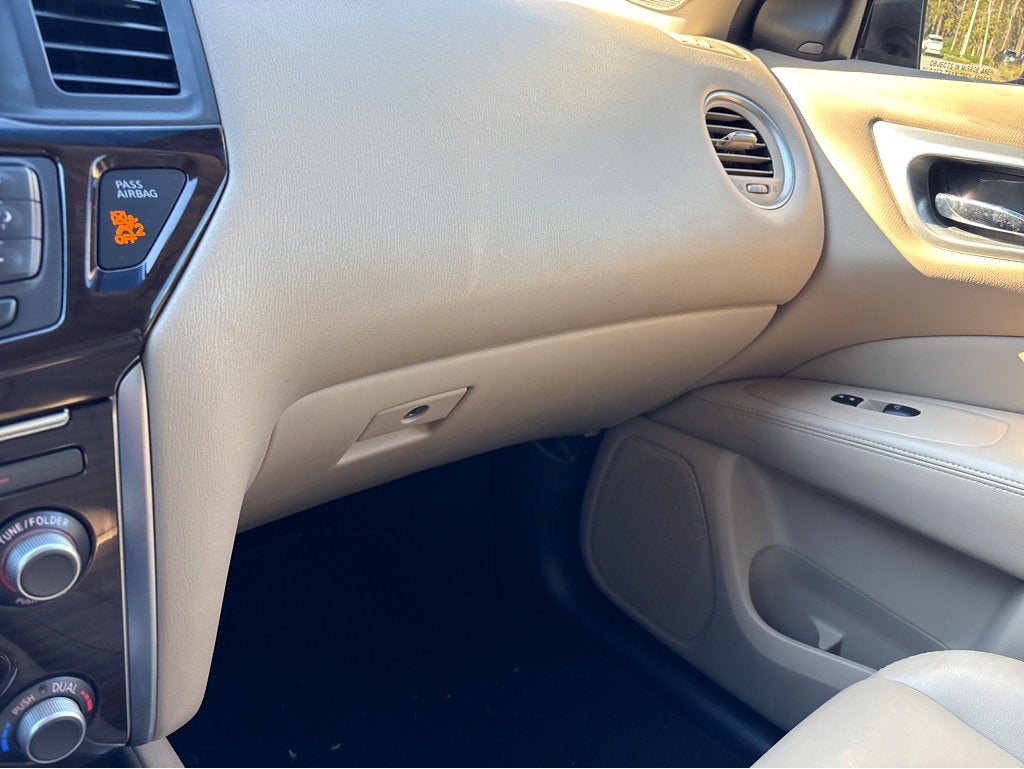 2016 Nissan Pathfinder SL