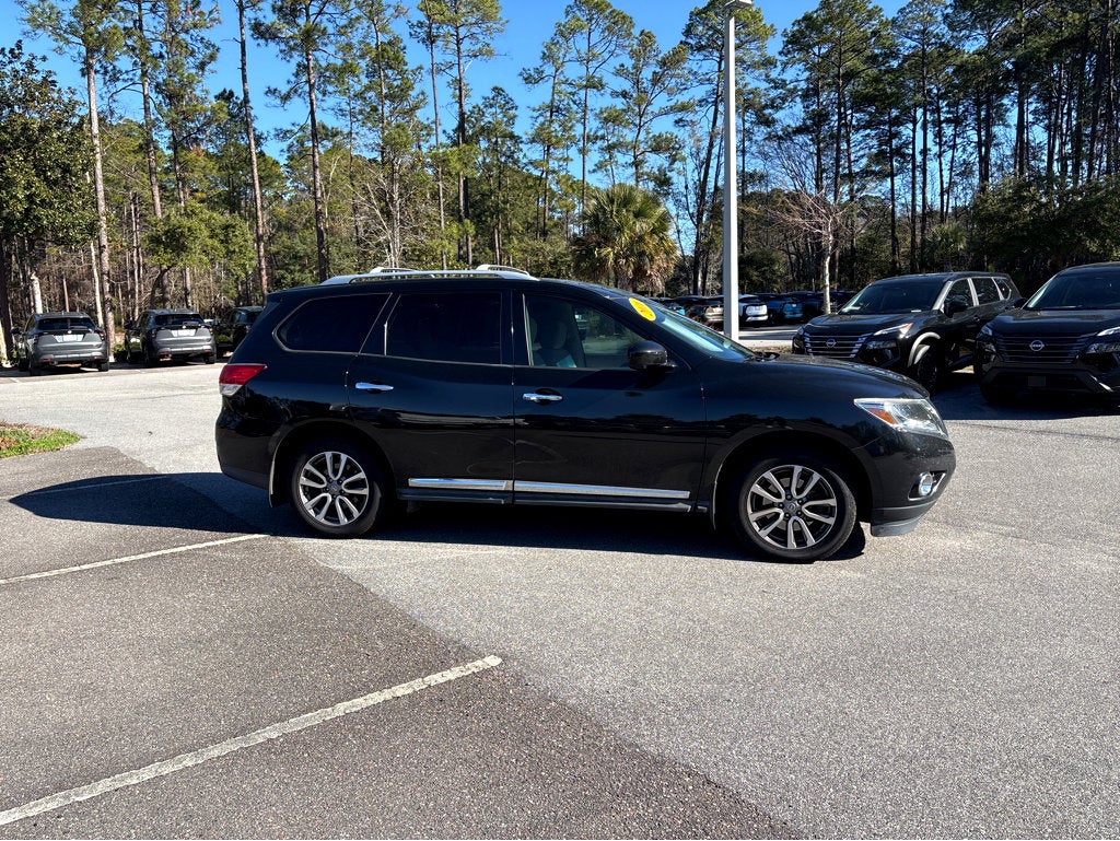 2016 Nissan Pathfinder SL