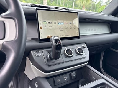 2024 Land Rover Defender 110 SE