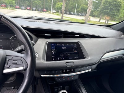 2023 Cadillac XT4 Premium Luxury