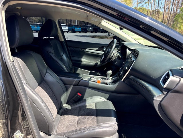 2017 Nissan Maxima SR