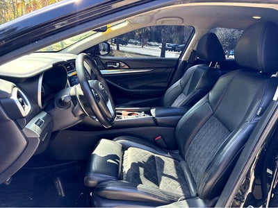 2017 Nissan Maxima SR