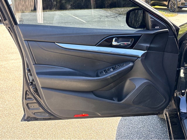 2017 Nissan Maxima SR