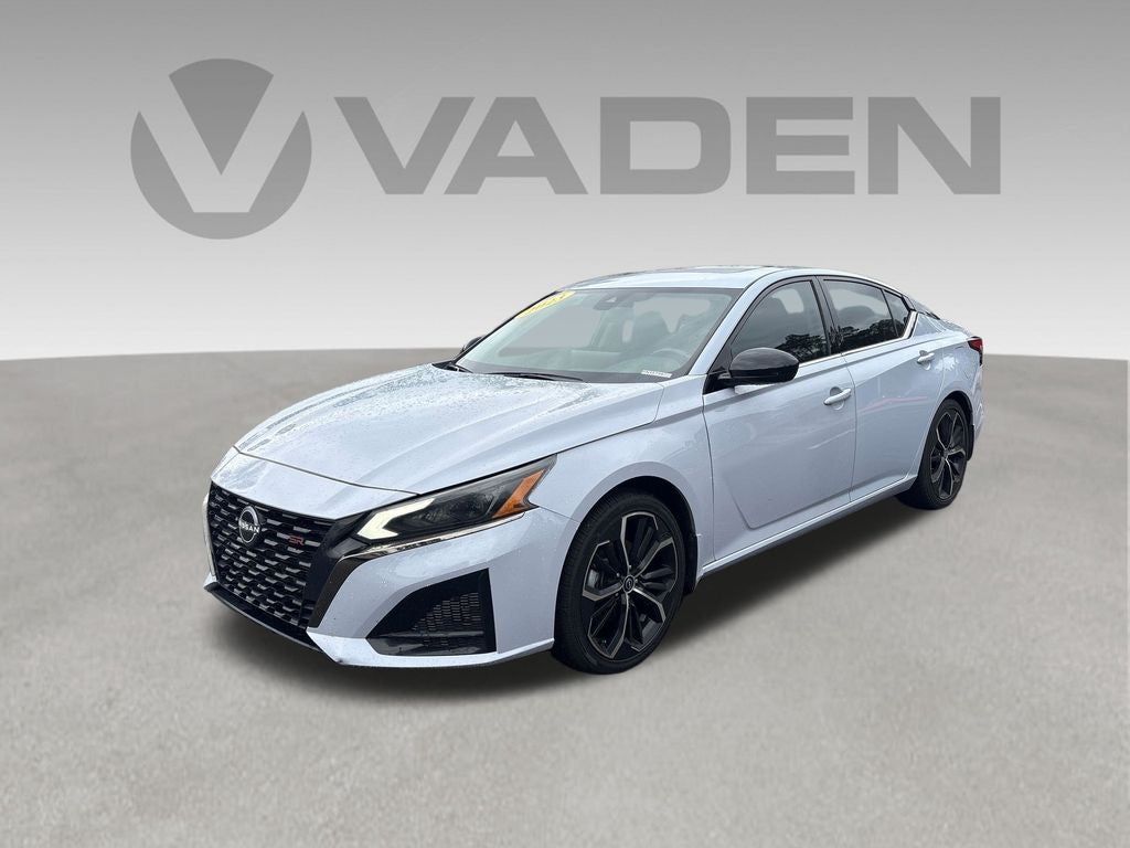 2023 Nissan Altima SR