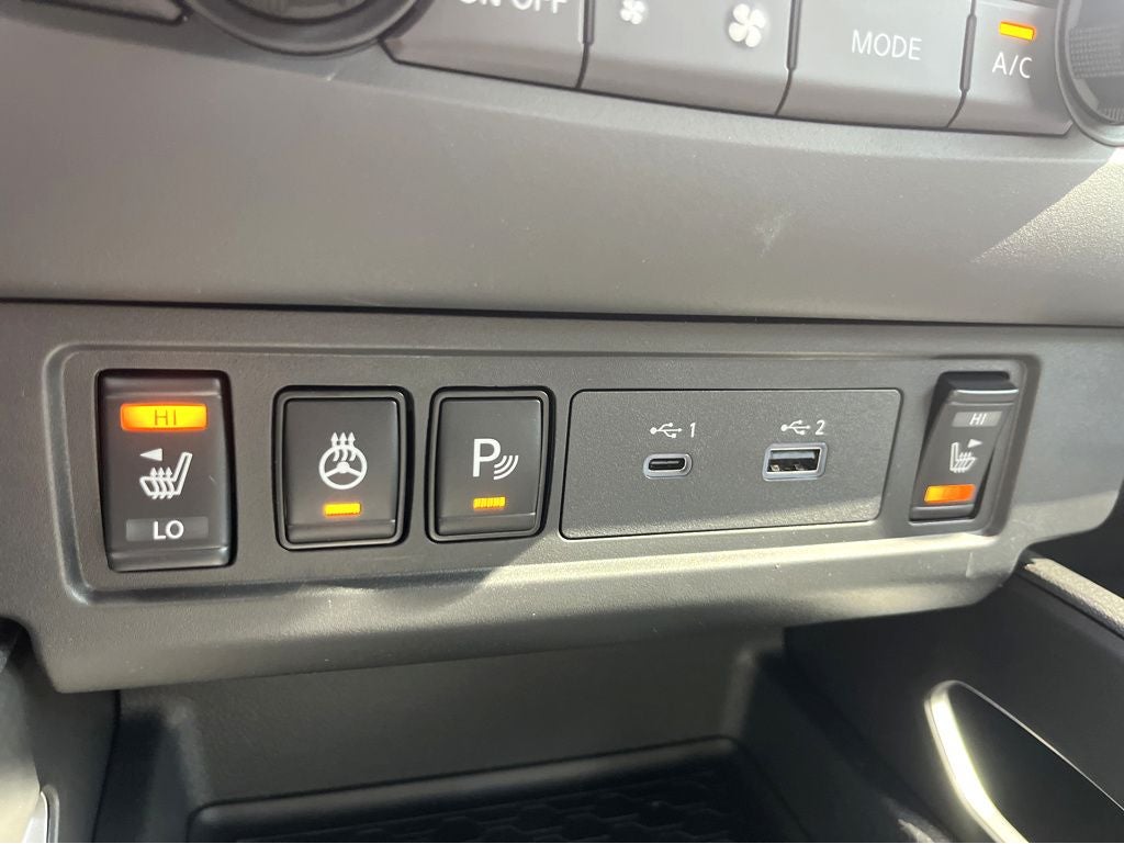 2025 Nissan Frontier SV