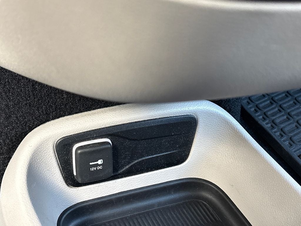 2021 Chrysler Voyager LX