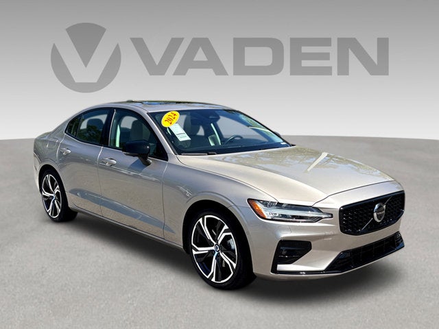 2024 Volvo S60 Ultimate Dark Theme