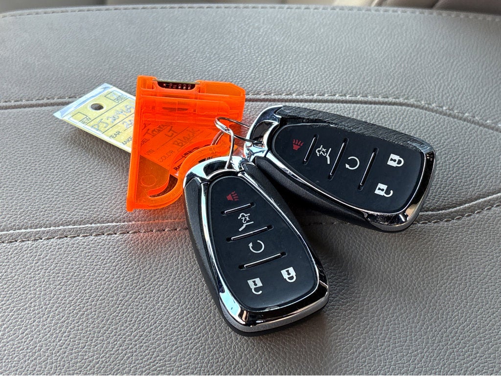 2023 Chevrolet Traverse LT Leather