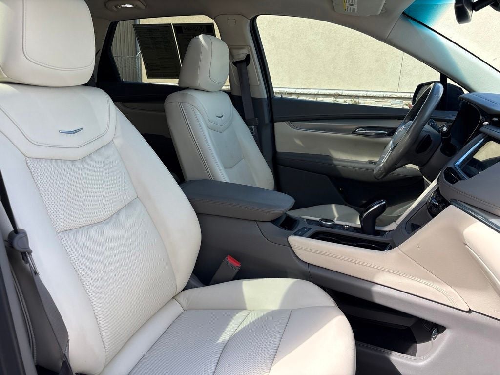 2022 Cadillac XT5 Premium Luxury