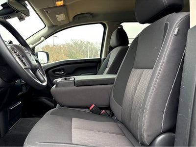 2023 Nissan Titan SV