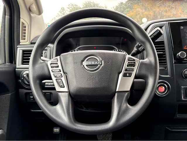 2023 Nissan Titan SV