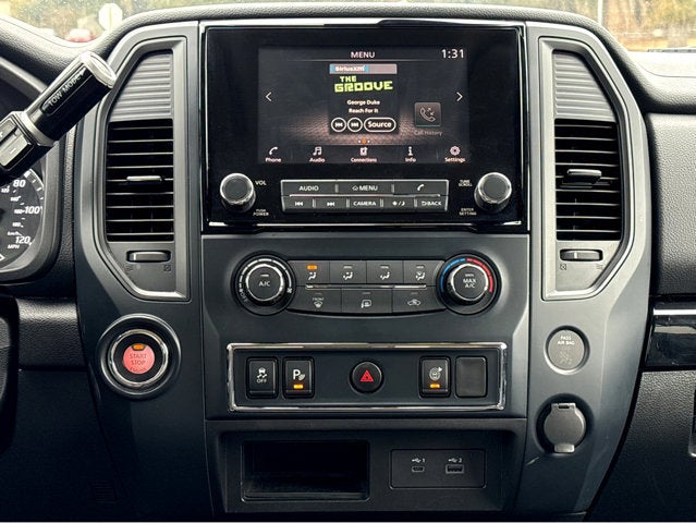 2023 Nissan Titan SV