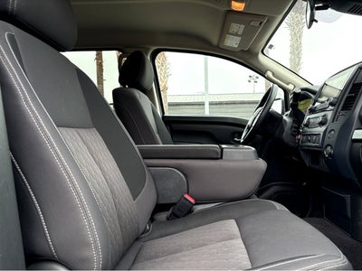 2023 Nissan Titan SV