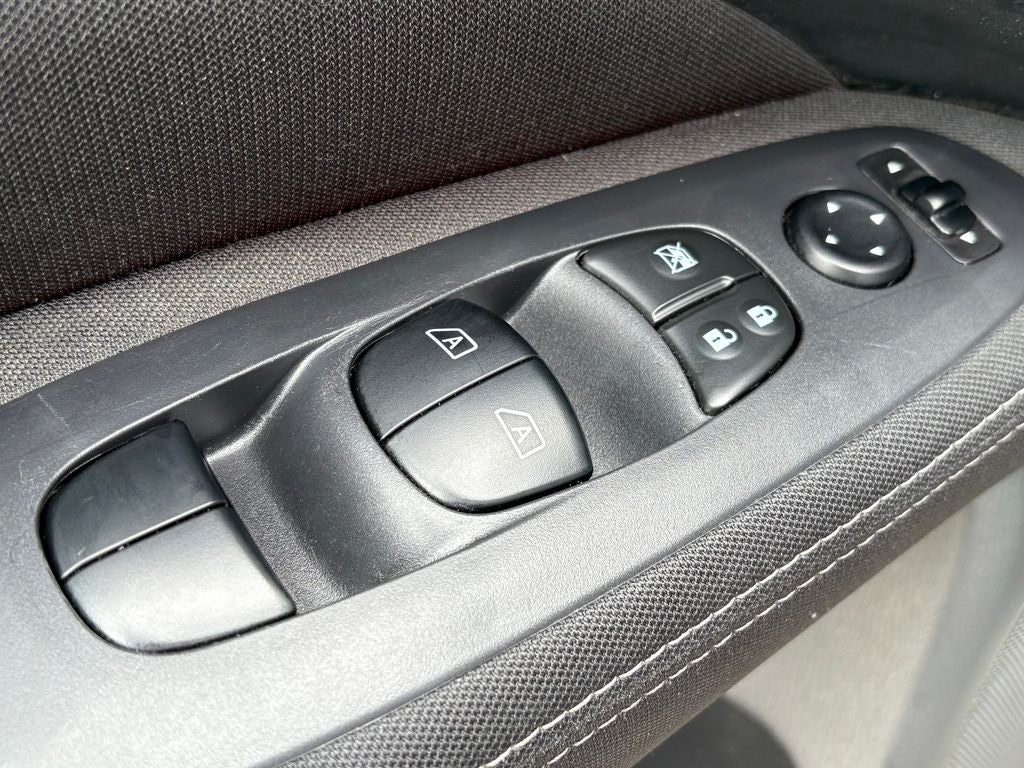 2017 Nissan Pathfinder SV