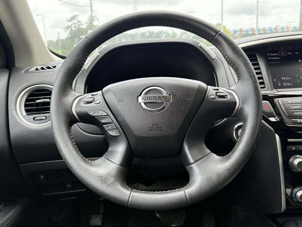 2017 Nissan Pathfinder SV