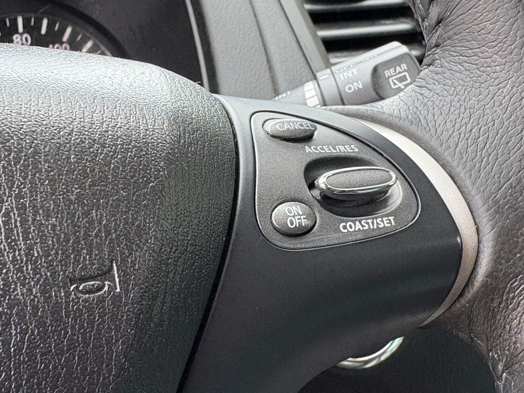 2017 Nissan Pathfinder SV