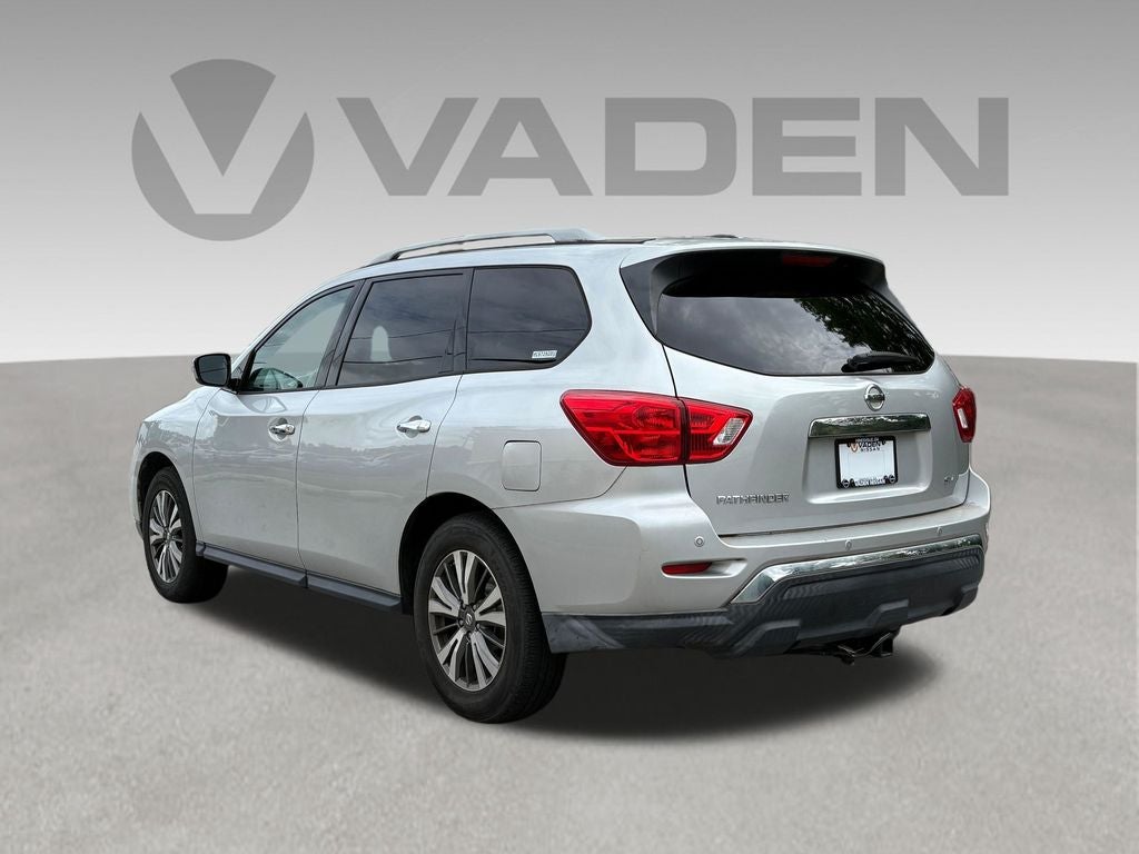 2017 Nissan Pathfinder SV