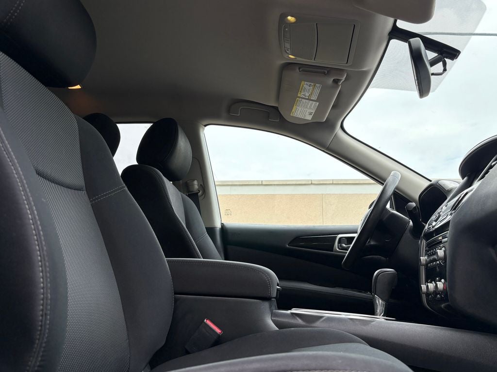 2017 Nissan Pathfinder SV