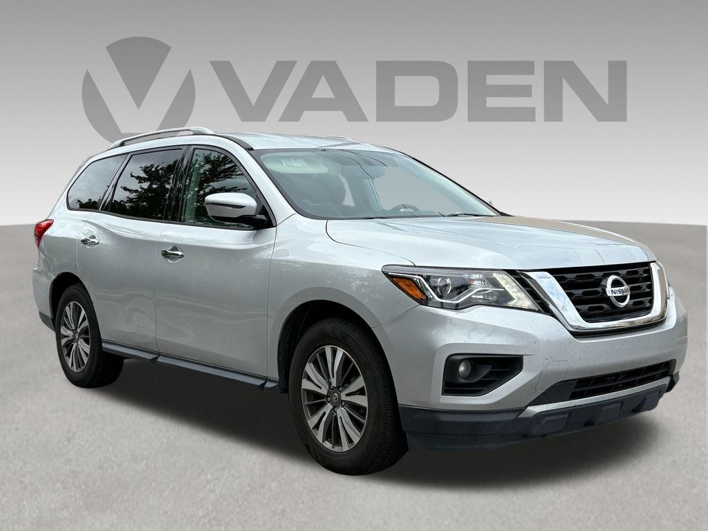 2017 Nissan Pathfinder SV