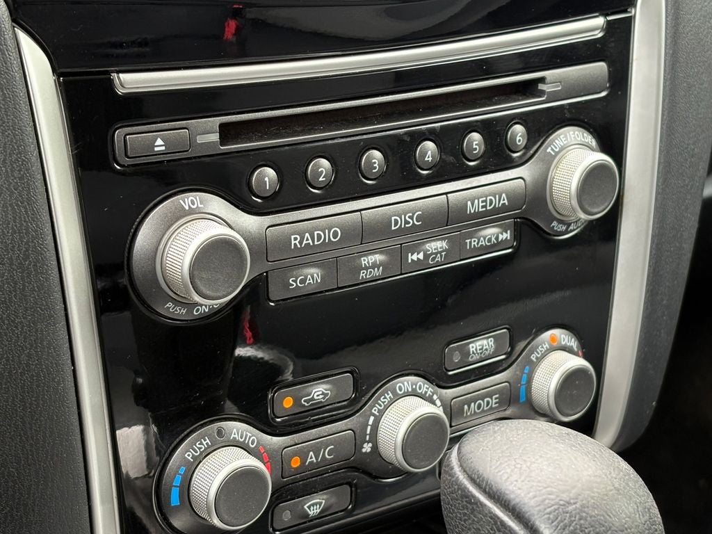 2017 Nissan Pathfinder SV