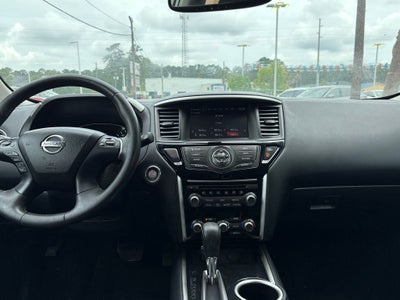 2017 Nissan Pathfinder SV
