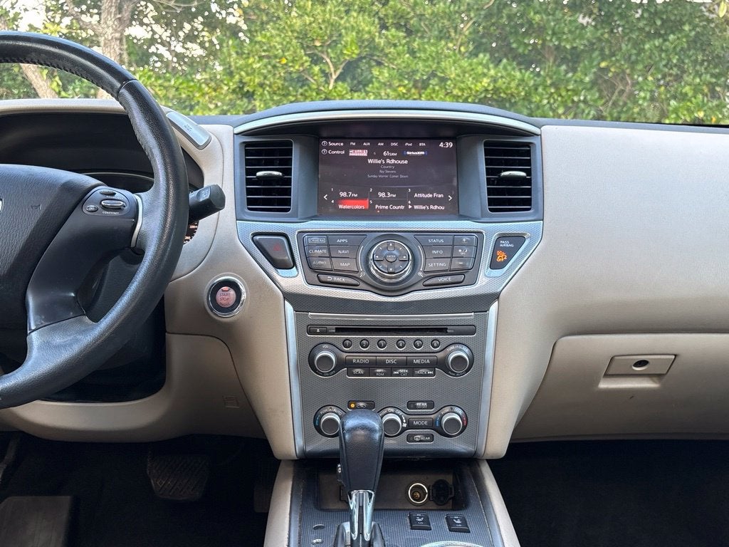 2017 Nissan Pathfinder SL