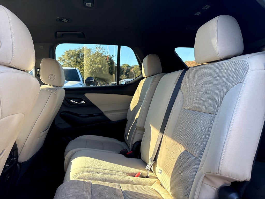 2023 Chevrolet Traverse LS