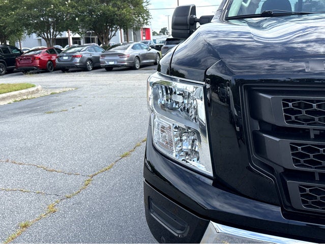 2024 Nissan Titan SV