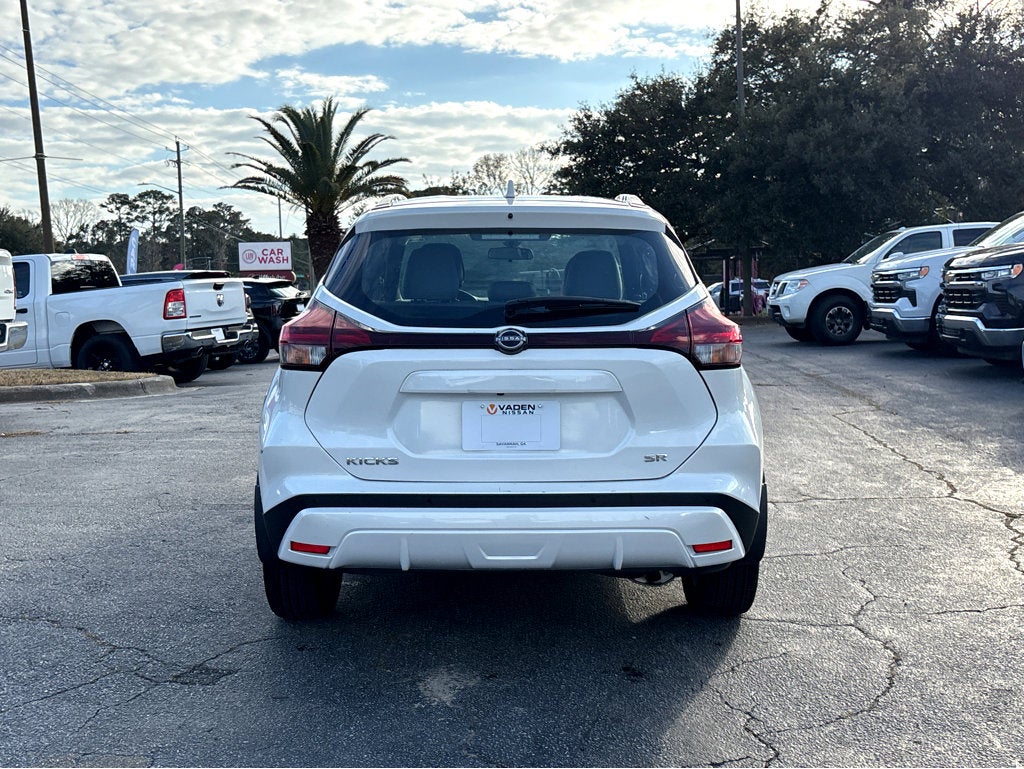 2023 Nissan Kicks SR