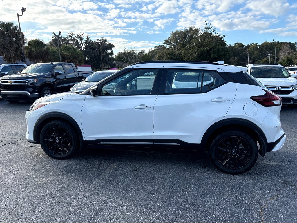 2023 Nissan Kicks SR