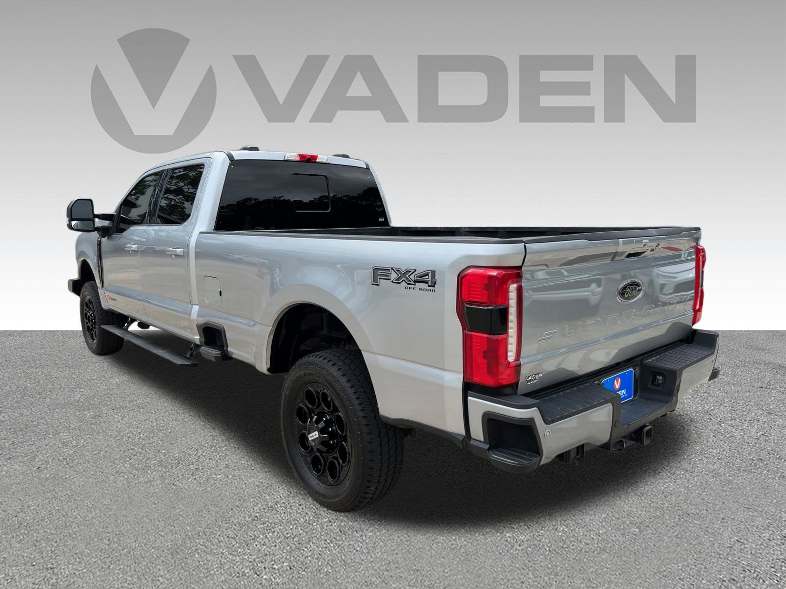 2024 Ford Super Duty F-350 SRW LARIAT