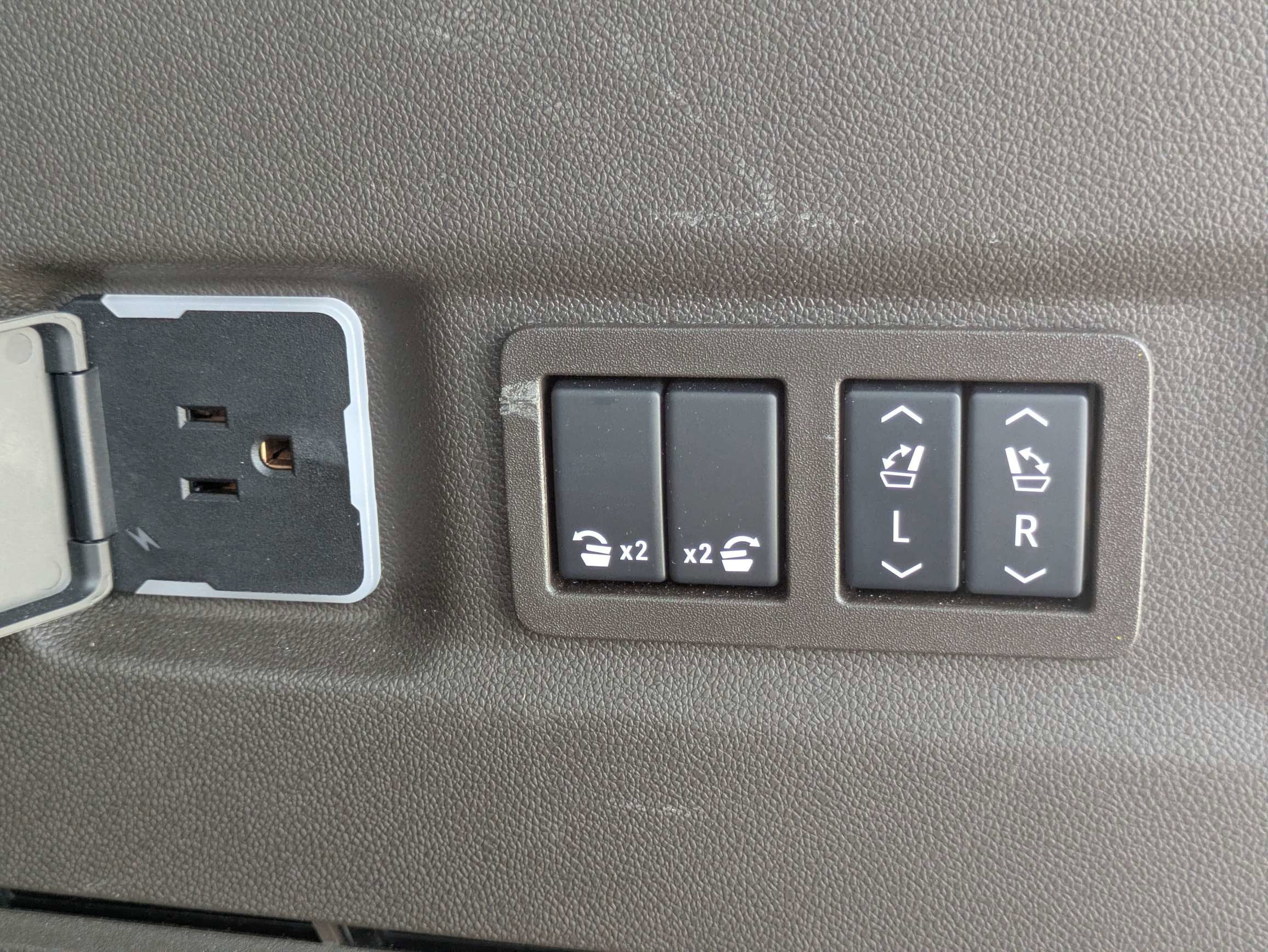 2025 GMC Yukon XL Elevation