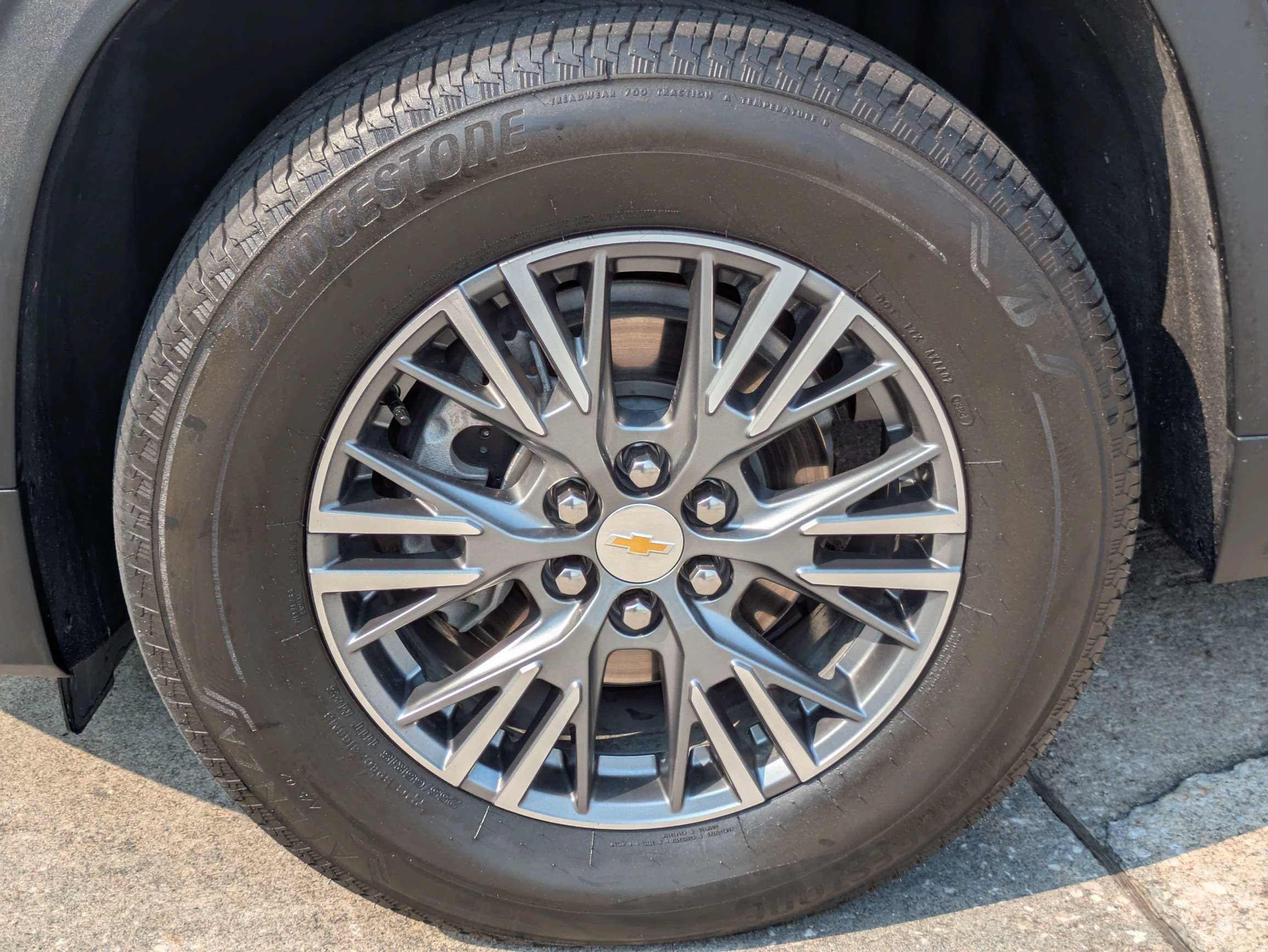 2024 Chevrolet Traverse FWD LT