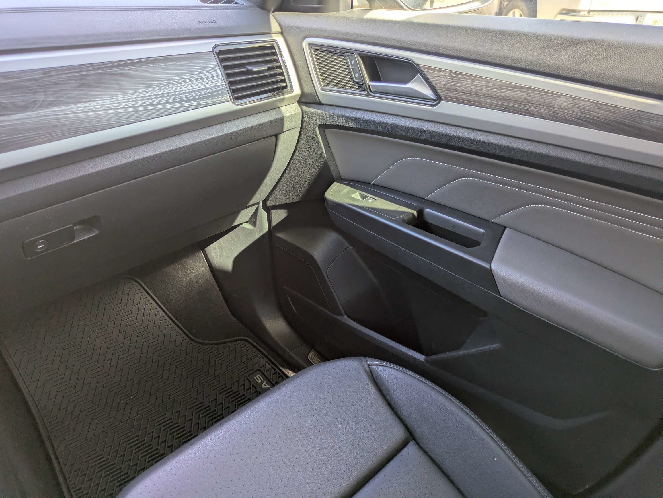 2023 Volkswagen Atlas Cross Sport 2.0T SE w/Technology