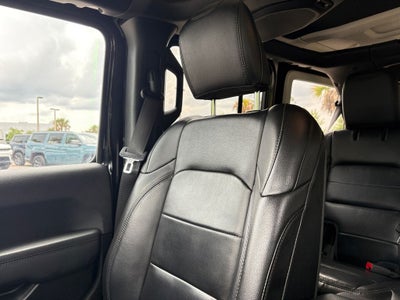 2020 Jeep Wrangler Unlimited Sahara Altitude 4x4