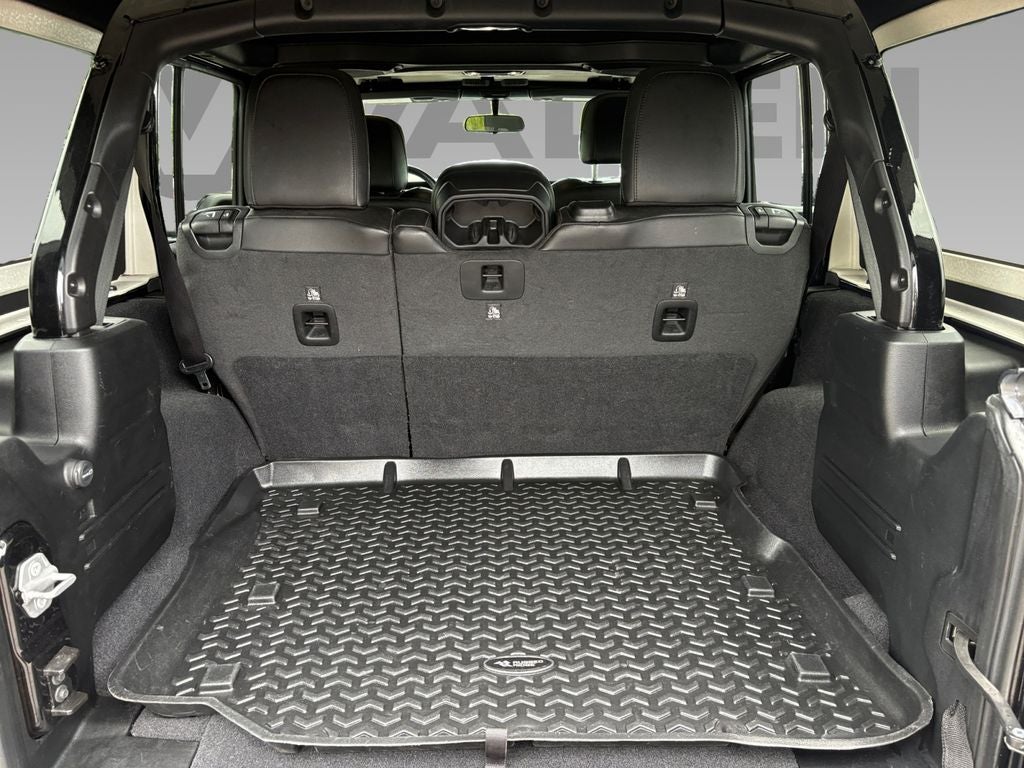 2020 Jeep Wrangler Unlimited Sahara Altitude 4x4