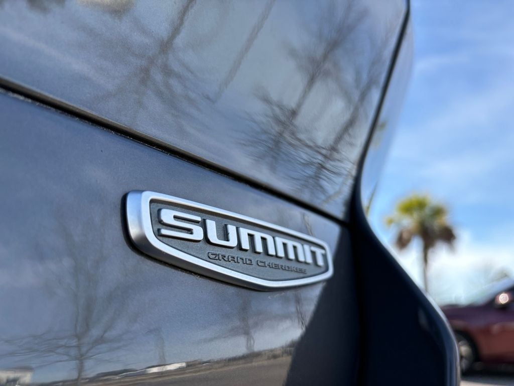 2023 Jeep Grand Cherokee L Summit 4x2