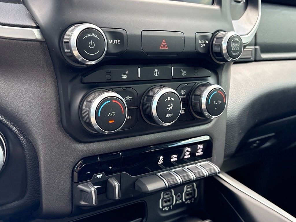 2022 RAM 1500 Big Horn Crew Cab 4x2 5'7' Box