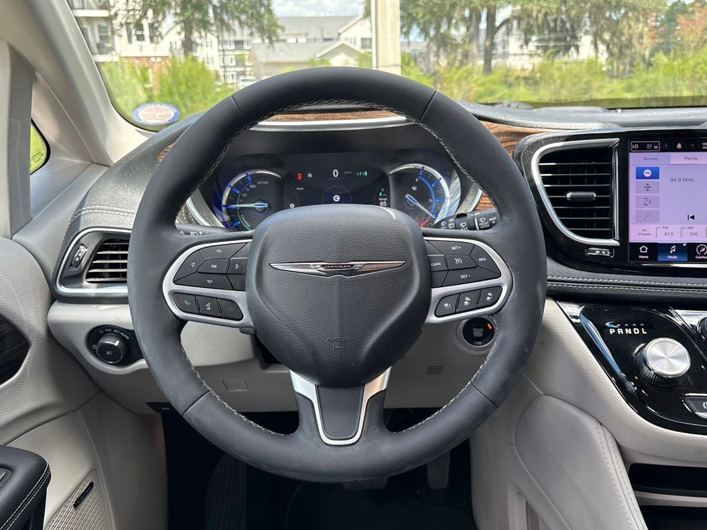 2023 Chrysler Pacifica Hybrid Limited