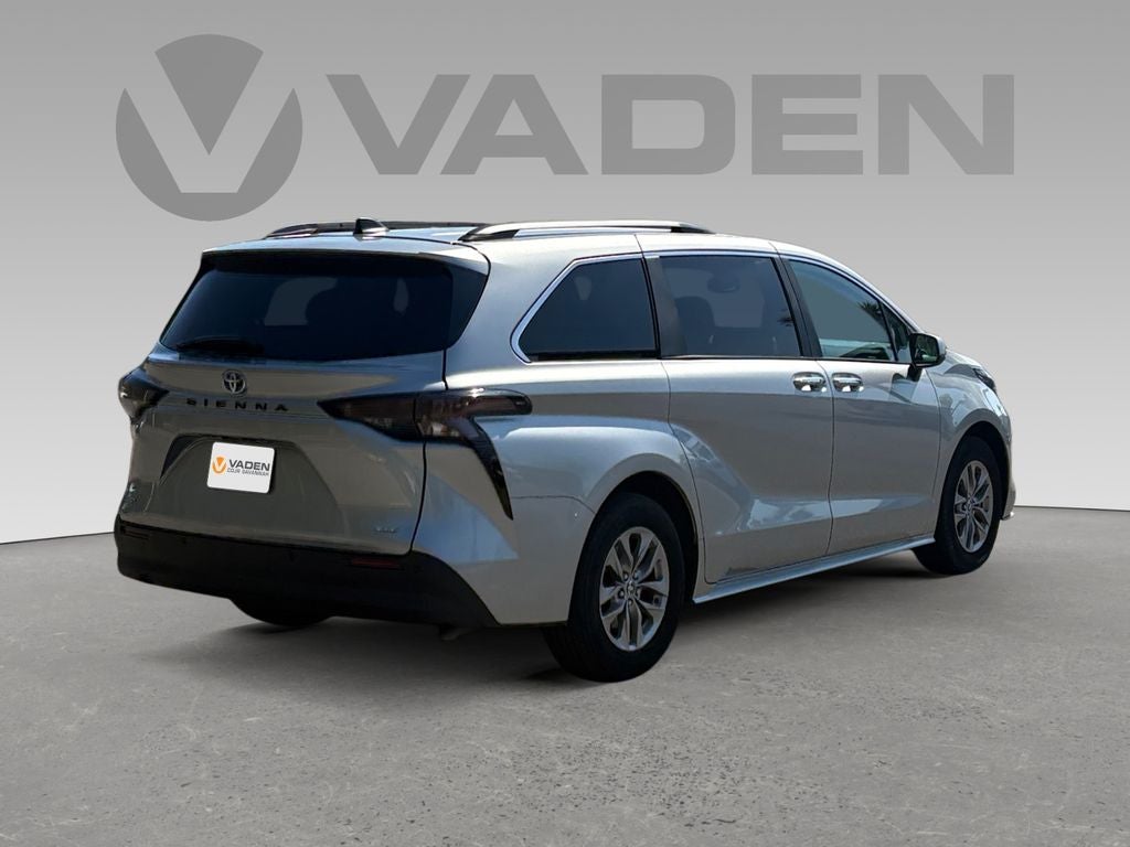 2025 Toyota Sienna XLE