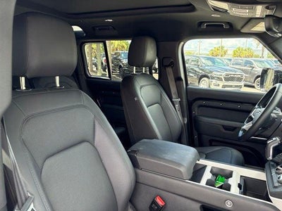 2025 Land Rover Defender 110 P300