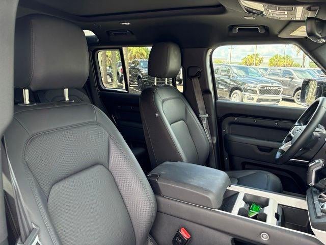 2025 Land Rover Defender 110 P300